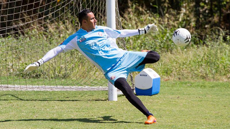 Keylor Navas sedang berlatih bersama timnas Kosta Rika. - INDOSPORT